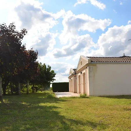 Chateau La Renommee Saint-Laurent-des-Combes