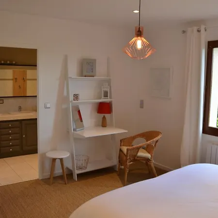 Chateau La Renommee Ferienhaus Saint-Laurent-des-Combes